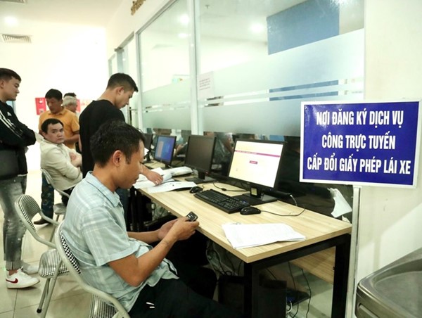 Hướng dẫn 3 phương án làm thủ tục cấp đổi giấy phép lái xe tại Hà Nội