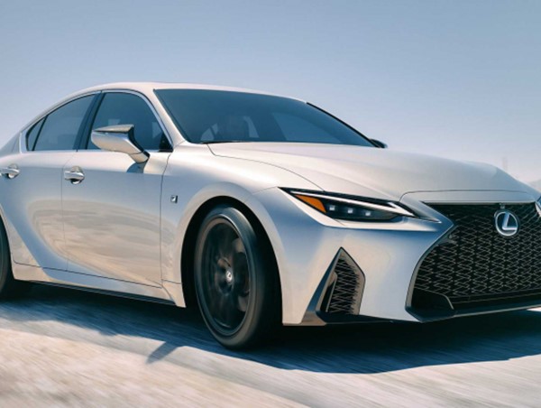 Dừng phân phối Lexus IS tại Việt Nam