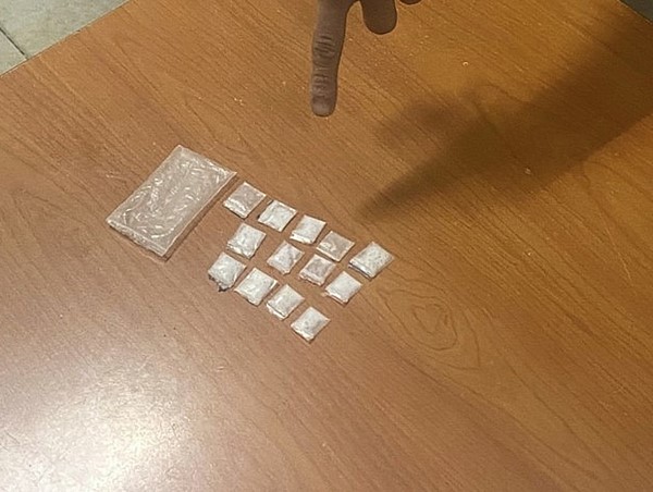 Nam thanh niên tái mặt, tự nguyện nộp 13 gói ma túy khi bị tổ công tác đặc biệt “tuýt còi”