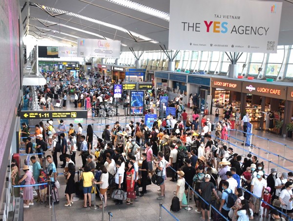 Tạm dừng chuyến bay Đà Nẵng – TP Hồ Chí Minh vì thông tin có lựu đạn trong vali