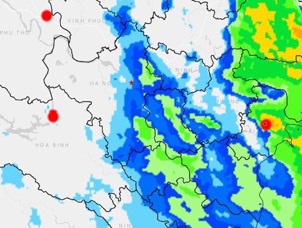 Cảnh báo mưa lớn cục bộ, dông, lốc, sét khu vực nội thành Hà Nội