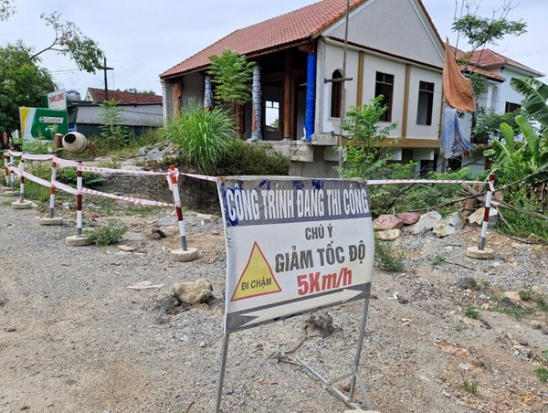 Hà Tĩnh: lắp đặt cảnh báo giao thông tại dự án gần 100 tỷ đồng