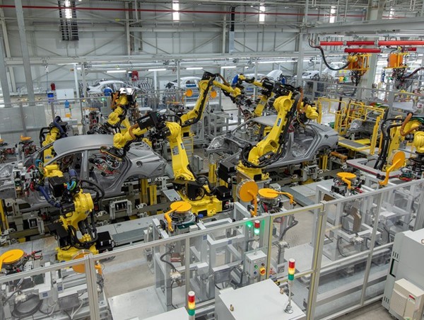 Trình dự thảo nghị định mức thu lệ phí trước bạ ô tô trong nước giảm 50%