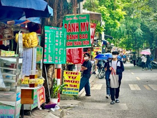 Tràn lan vi phạm trật tự đô thị trên phố Lê Văn Hiến