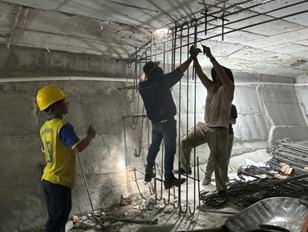 Cận cảnh sửa cầu giao thông huyết mạch trên quốc lộ 1A