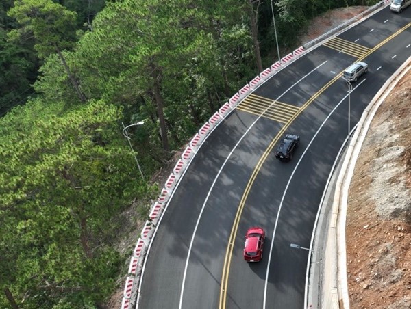 Khẩn trương khắc phục sự cố mặt đường đèo Prenn