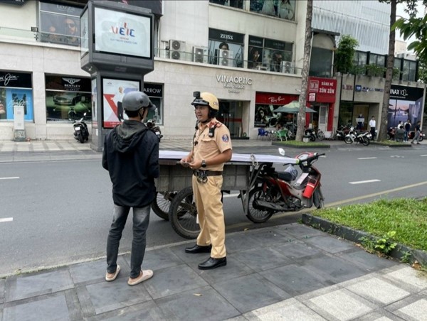  Xử lý vi phạm gần 1.900 xe ba, bốn bánh tự chế trong nửa tháng qua