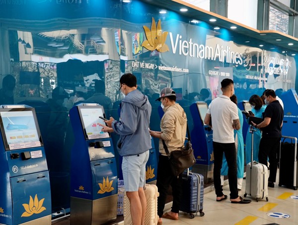 Giá vé máy bay nhiều chặng du lịch nội địa dần “hạ nhiệt”