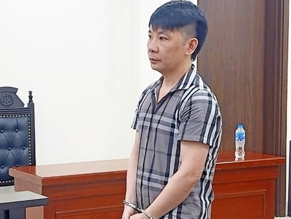 Rút dao tấn công chỉ vì khó chịu với tiếng còi xe máy