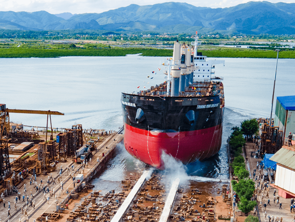 Hạ thủy tàu hàng Trường Minh Dream 05 trọng tải 45.000 DWT