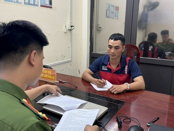 Bắt shipper ra tay cướp tài sản của khách du lịch ở Hạ Long