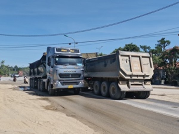 Nghệ An: cơ quan chức năng nói gì về bất cập trên tuyến đường 35 mét?