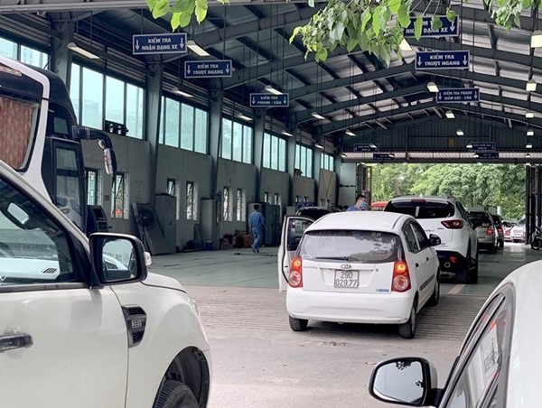 Trình Chính phủ giải pháp ứng phó với ùn tắc đăng kiểm cuối năm 2024