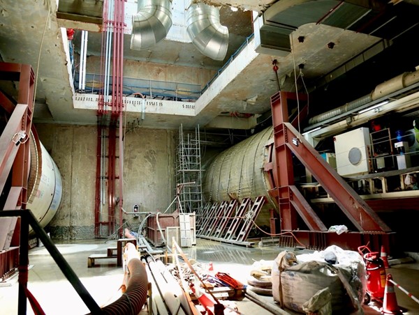 Máy khoan hầm đường sắt Nhổn - Ga Hà Nội thuận lợi đi thẳng vào lòng đất