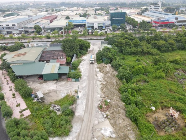 Khẩn trương làm rõ nguyên nhân gây bụi mù mịt quốc lộ 32