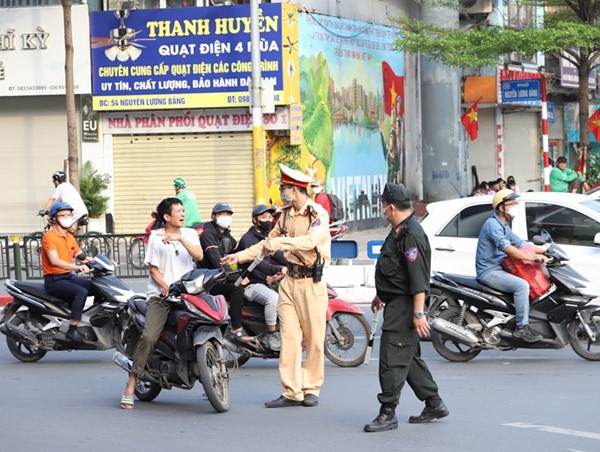 Thượng tôn pháp luật để xây dựng văn hoá giao thông an toàn