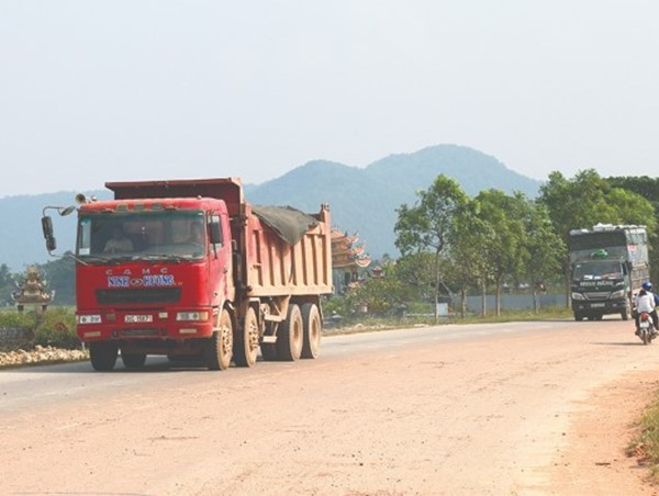 Vì sao chưa thể đầu tư, cải tạo hàng loạt quốc lộ xuống cấp?