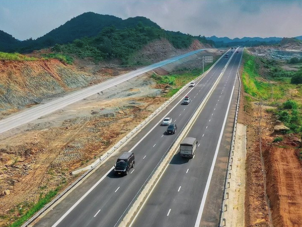 Hoạch định rõ nguồn vốn đầu tư để tập trung phát triển hạ tầng giao thông