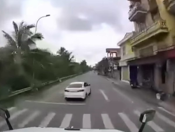 Khởi tố tài xế xe con đánh võng trước mặt xe đầu kéo tại Hải Phòng