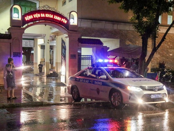 CSGT Thủ đô “vận chuyển sự sống” cho bệnh nhân tại TP Hồ Chí Minh