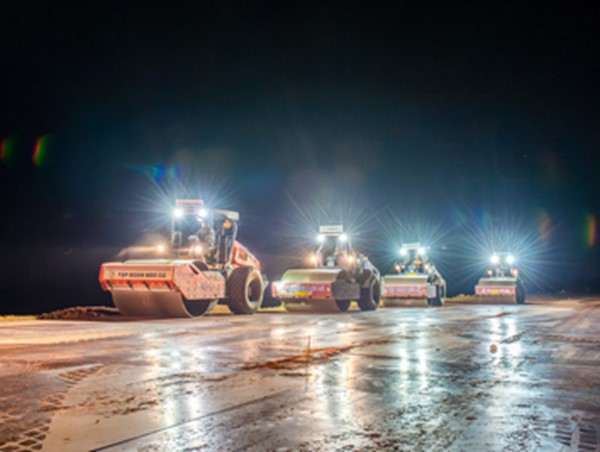 Quảng Ngãi: Công nhân miệt mài ngày đêm trên đại công trường dịp 2/9