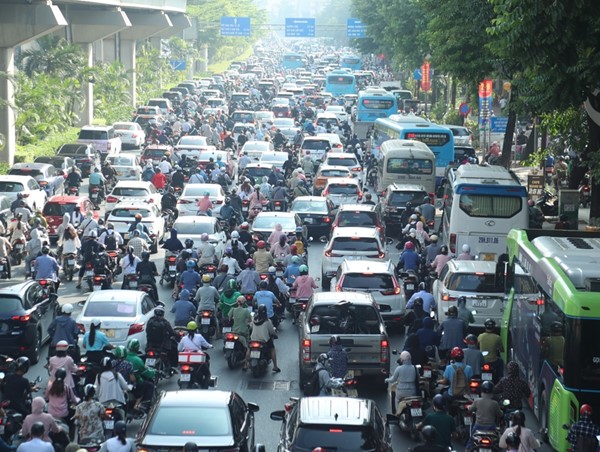 Đường phố Hà Nội lại chật như nêm sau kỳ nghỉ lễ