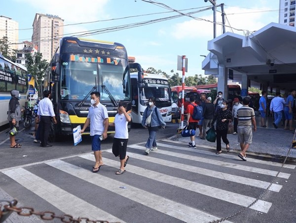 Hành khách qua 3 bến xe lớn của Hà Nội tăng vọt dịp Lễ 2/9