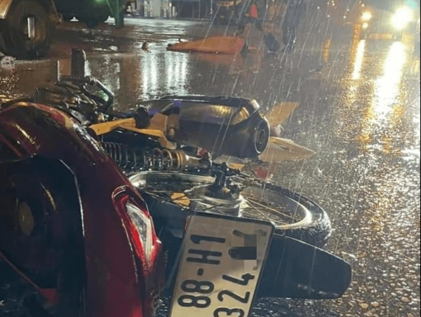 Vĩnh Phúc: di chuyển khi trời mưa bão, người đàn ông tử vong do húc ô tô