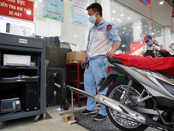 Cần sớm bổ sung quy định về dịch vụ kiểm định khí thải xe máy