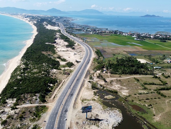 Khánh Hòa đầu tư dự án đường giao thông cảng trung chuyển quốc tế Vân Phong