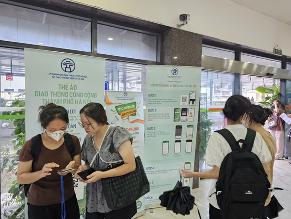 47% vé tháng xe buýt tại Hà Nội đã chuyển sang thẻ vé ảo