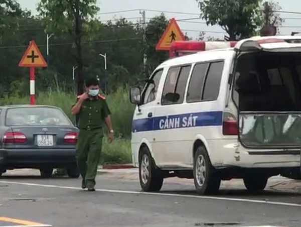 Điều tra vụ vợ cầm lái xe tải cán trúng chồng tử vong