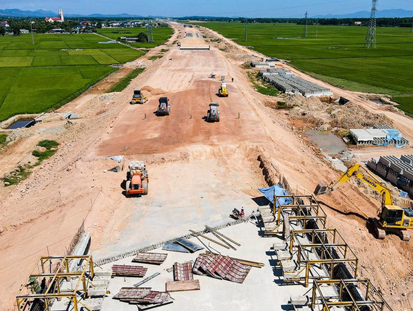 Cao tốc Hàm Nghi - Vũng Áng dự kiến cán đích sớm 6 tháng