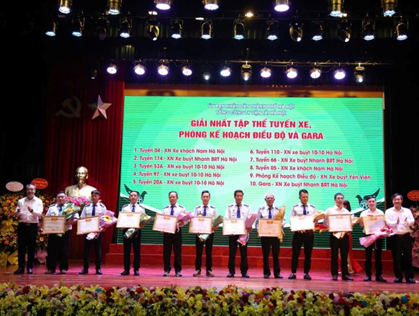 Chất lượng xe buýt được nâng cao rõ rệt từ các phong trào thi đua