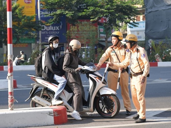 Hà Nội: phát hiện 885 trường hợp vi phạm giao thông trong ngày 6/10