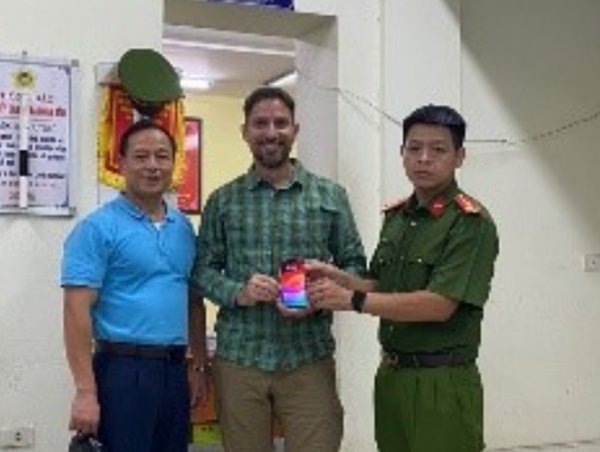 Giúp du khách nước ngoài tìm lại tài sản bỏ quên trên taxi công nghệ