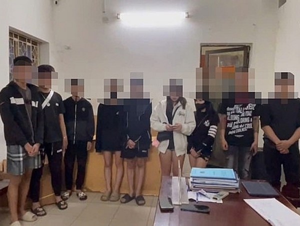 Hà Nội: Gần 30 thanh thiếu niên “lên đồn” khi đi xe máy nẹt pô trong đêm