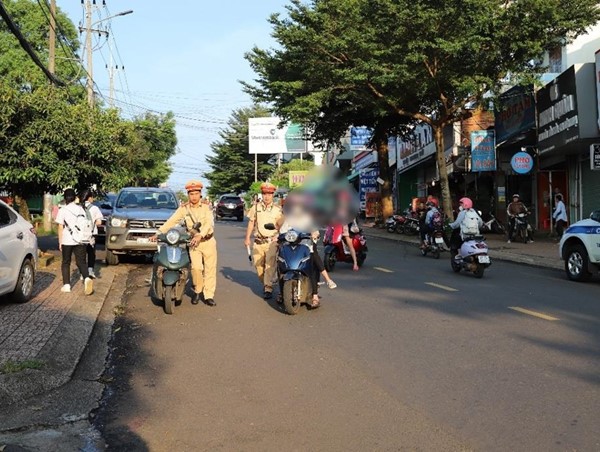 Đắk Nông xử phạt 600 học sinh vi phạm an toàn giao thông trong 20 ngày