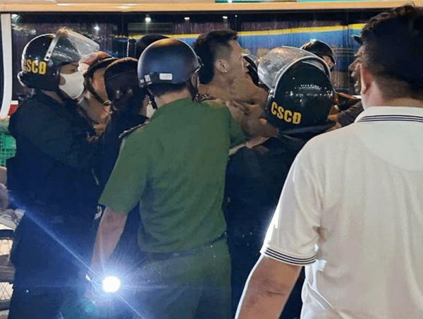 Say rượu, vi phạm giao thông còn xúc phạm lực lượng chức năng