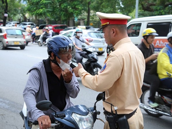 Hà Nội: Xử lý trên 20 trường hợp vi phạm nồng độ cồn trong ngày 22/10
