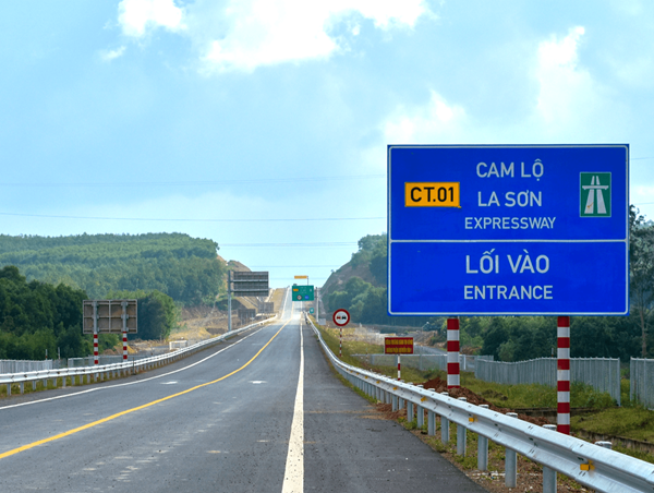 Mở rộng cao tốc Cam Lộ - La Sơn lên 4 làn xe, tổng mức đầu tư 6.488 tỷ đồng