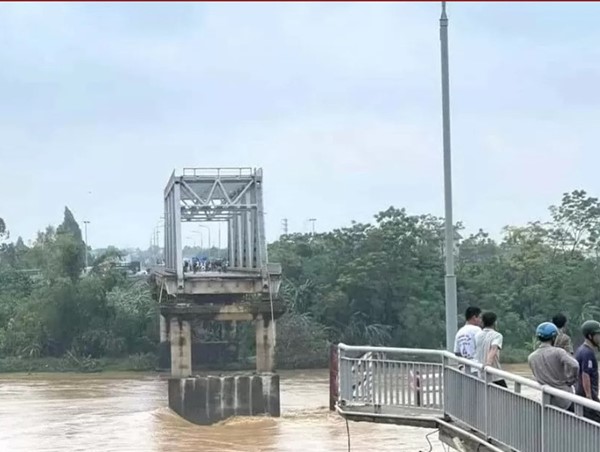 Phú Thọ: sẽ phá dỡ các phần còn lại của cầu Phong Châu