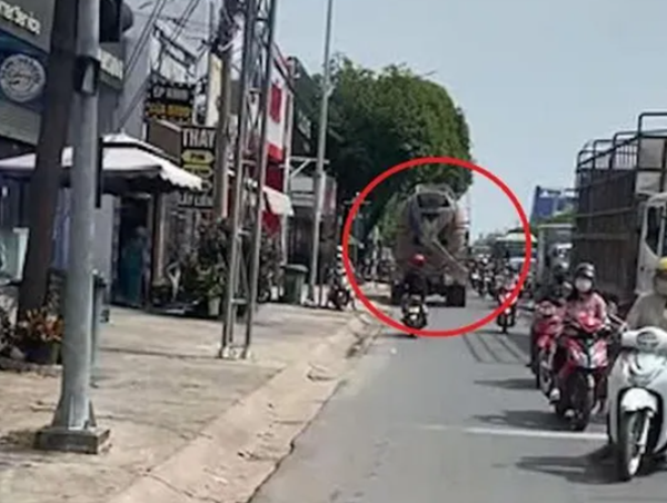 Xử phạt tài xế lái xe bồn đi ngược chiều ở TP Hồ Chí Minh