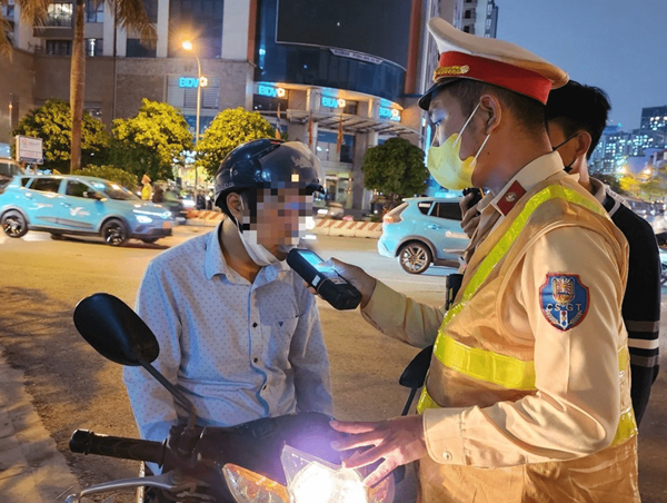 Hà Nội: phát hiện 30 trường hợp vi phạm nồng độ cồn trong ngày 30/10