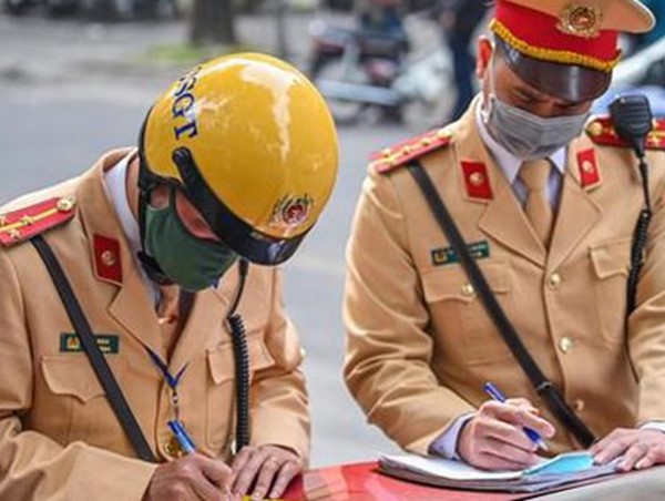 Hà Nội: 1.020 trường hợp vi phạm giao thông ngày 31/10