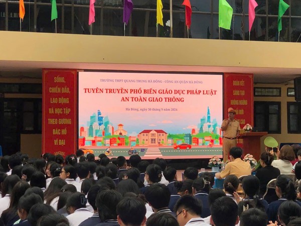 Tăng cường giảng dạy kiến thức trật tự an toàn giao thông cho học sinh