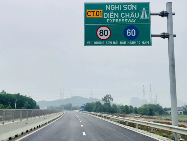 Thực hư việc Tập đoàn Sơn Hải tố cáo có người sửa biển báo giao thông?