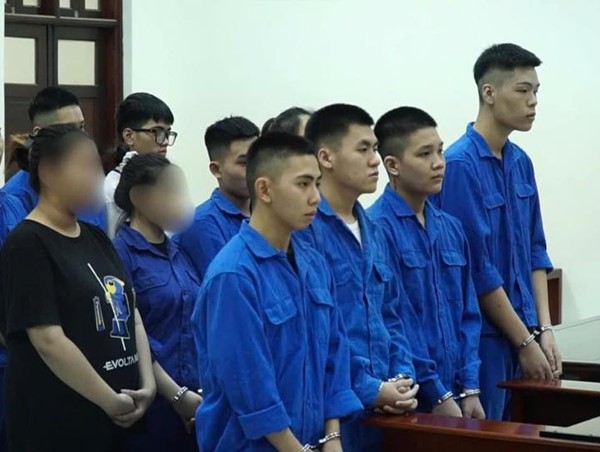 Xét xử công khai: bài học cho thanh thiếu niên ngổ ngáo