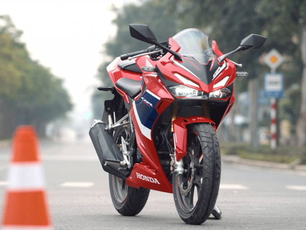 Cập nhật bảng giá xe máy Honda CBR150R tháng 11/2024