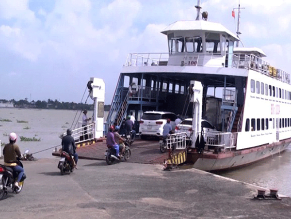 Từ 1/1/2025, 12 đối tượng được miễn thu tiền dịch vụ sử dụng phà